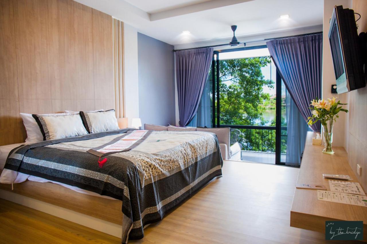 Home By The Bridge Hotel Kamphaeng Phet Exterior foto